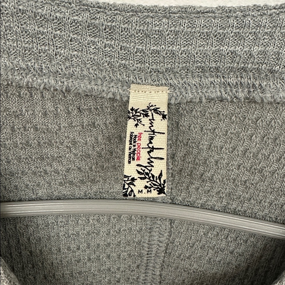 Free People One of the Girls Heather Grey Waffle Knit Henley Top Medium - Picture 4 of 5